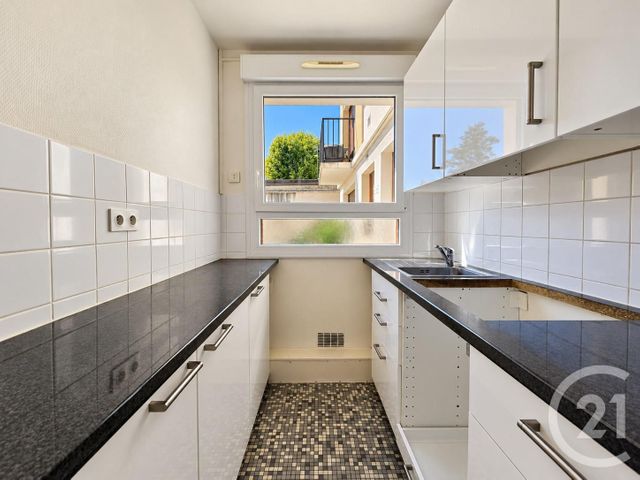 Appartement F2 à vendre - 2 pièces - 44.85 m2 - ST MAUR DES FOSSES - 94 - ILE-DE-FRANCE - Century 21 Immo Bac