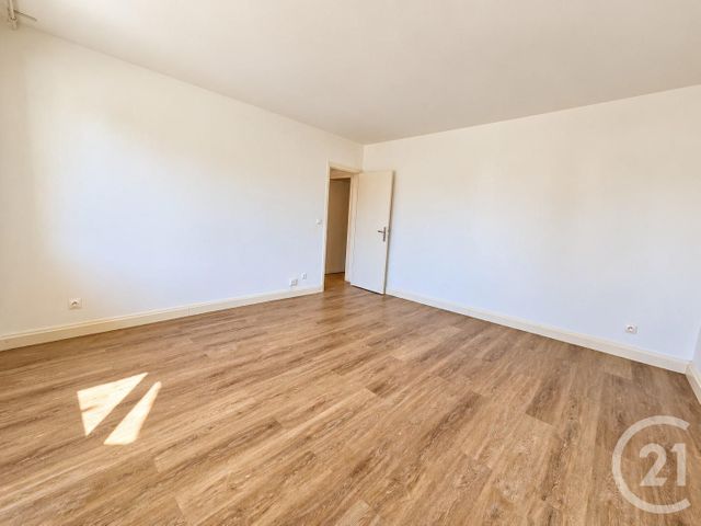 Appartement F2 à vendre - 2 pièces - 44.85 m2 - ST MAUR DES FOSSES - 94 - ILE-DE-FRANCE - Century 21 Immo Bac