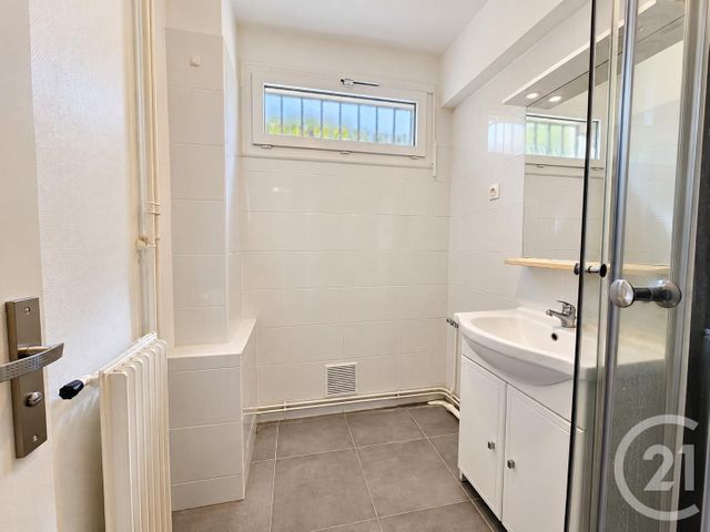 Appartement F2 à vendre - 2 pièces - 44.85 m2 - ST MAUR DES FOSSES - 94 - ILE-DE-FRANCE - Century 21 Immo Bac