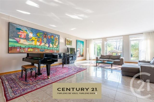 Afficher la photo en grand maison à vendre - 8 pièces - 220.0 m2 - LA VARENNE ST HILAIRE - 94 - ILE-DE-FRANCE - Century 21 Immo Bac