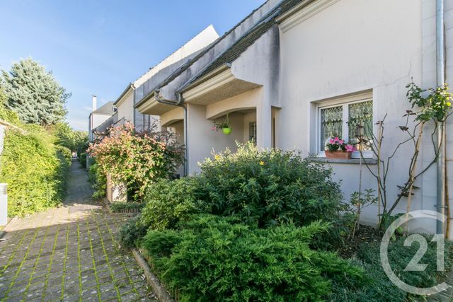  - LA VARENNE ST HILAIRE - 