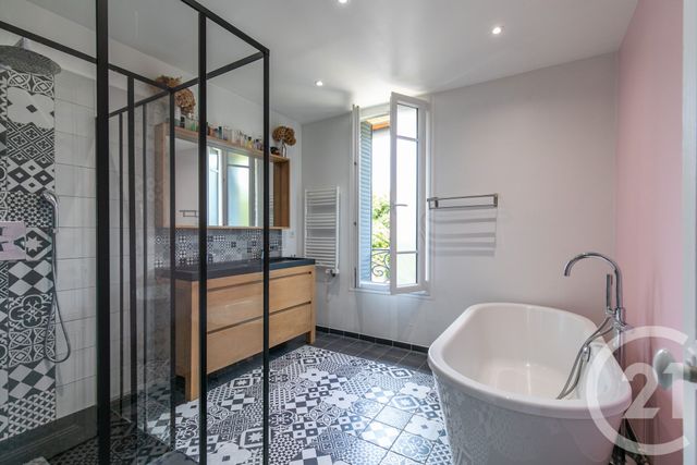 maison à vendre - 7 pièces - 114.6 m2 - ST MAUR DES FOSSES - 94 - ILE-DE-FRANCE - Century 21 Immo Bac